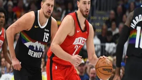 “铁锤帮惨败，炮兵队以5-2逆袭，重返冠军征程。”